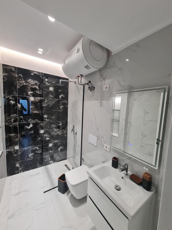 Am Luxury Apartment Tirana Exterior foto